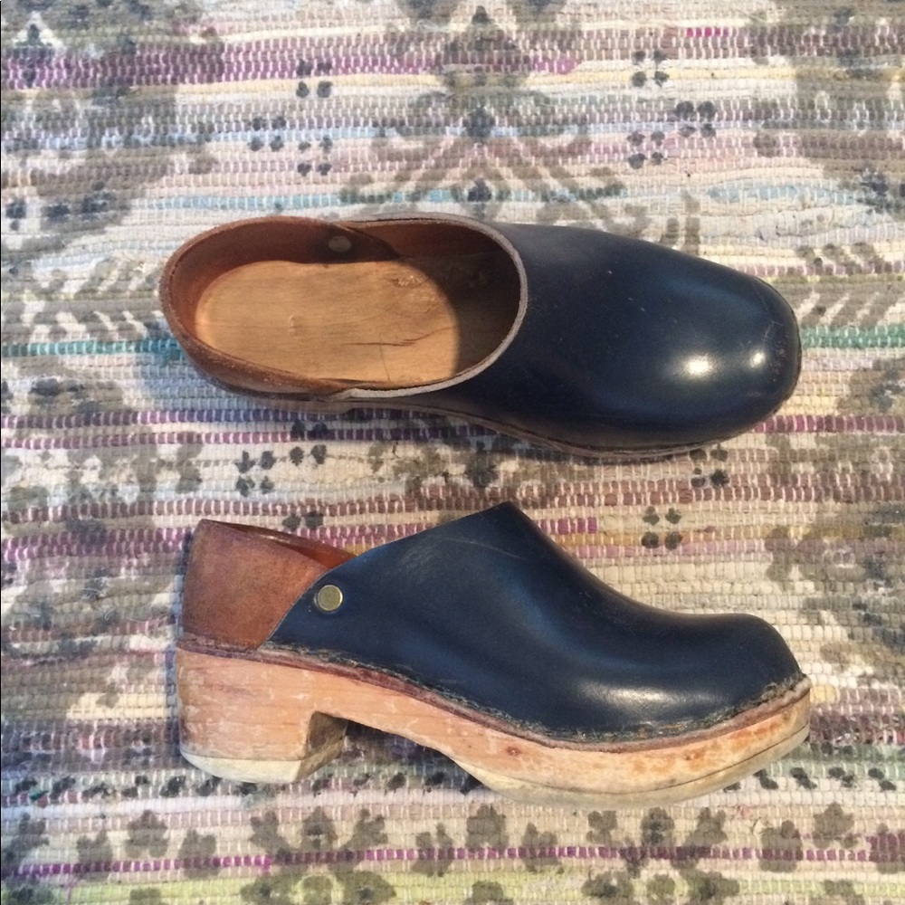Beautiful vintage clogs
